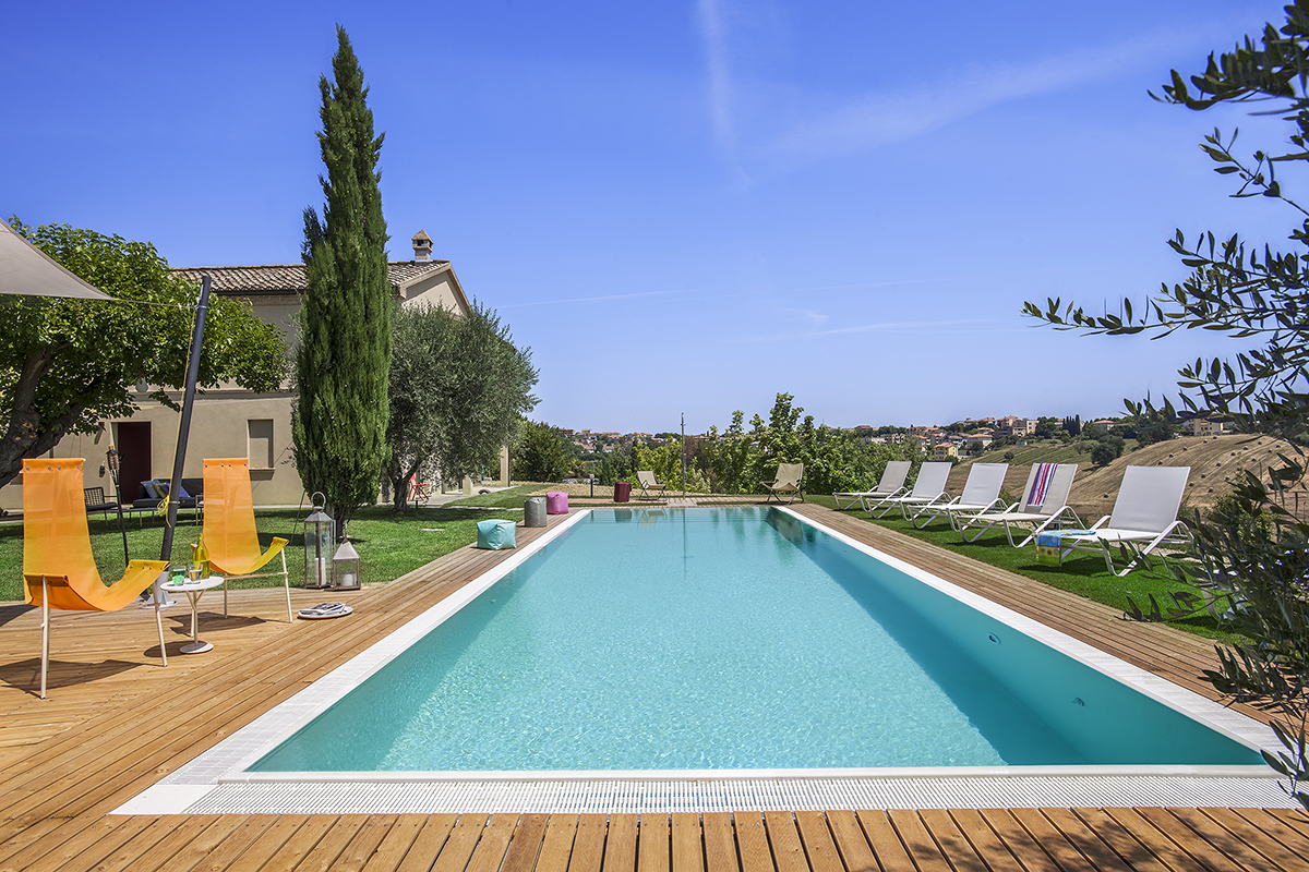 affitta villa alba marcheholiday